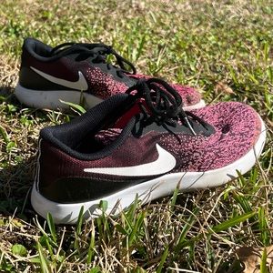 NIKE Running Sneakers size 7 youth pink and black